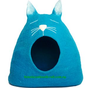 Touquise Cat House